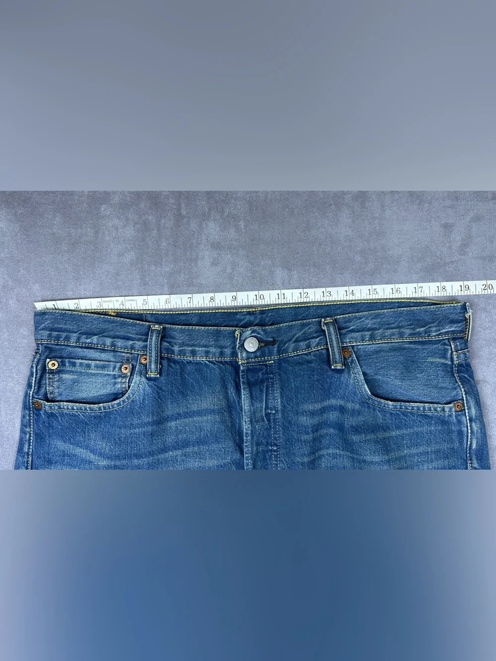 Levi's 501 Original Fit Jeans Men's 36x30 Medium Wash Blue Button Fly Straight